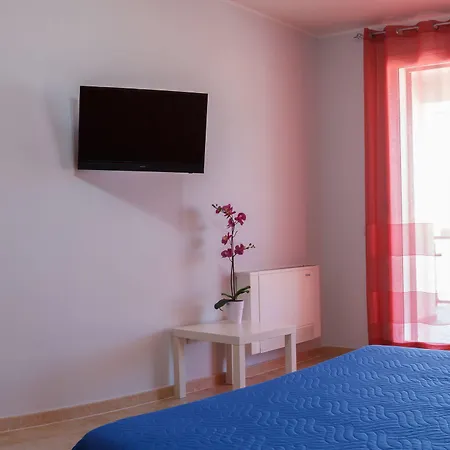 לינה וארוחת בוקר Mediterraneo 3*