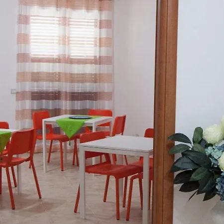לינה וארוחת בוקר Mediterraneo 3*
