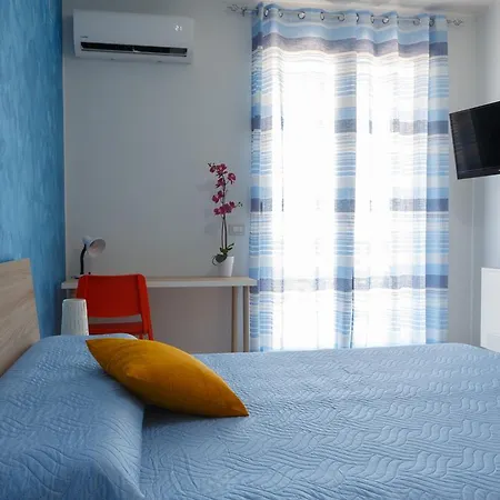 לינה וארוחת בוקר Mediterraneo 3*